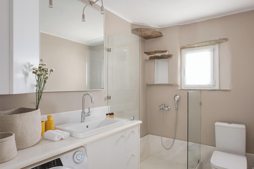 Morfes Luxury Apartments