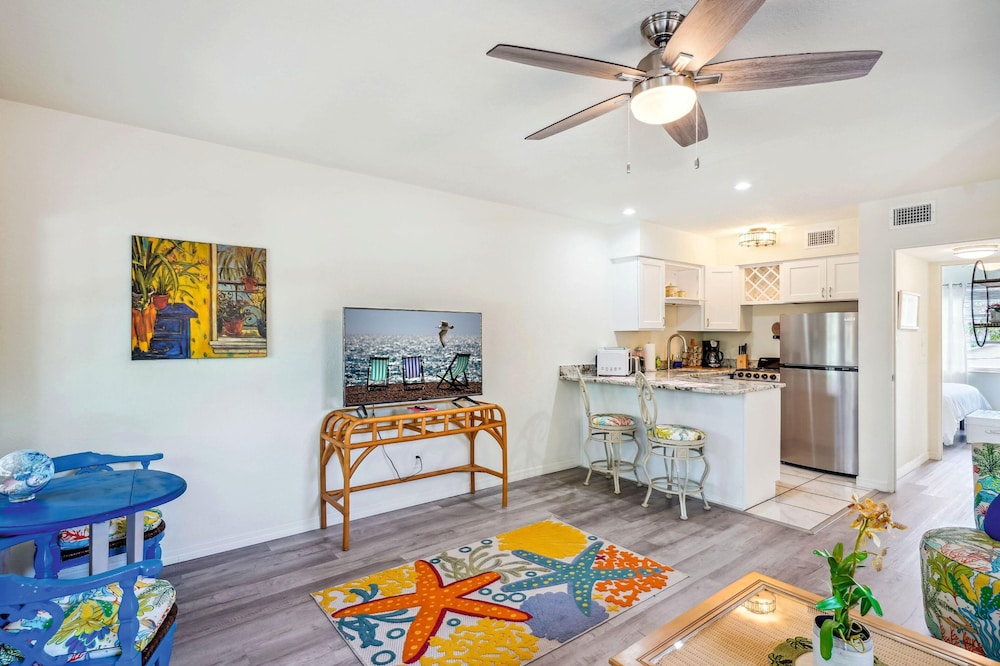 Beach Quarters #8