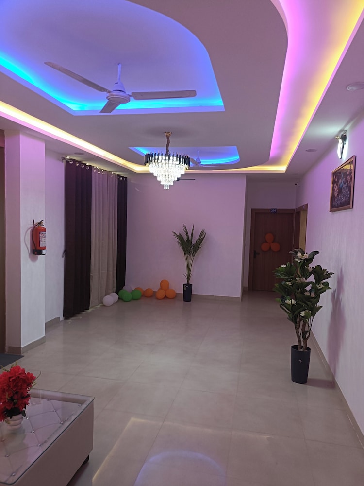 Hotel Ashiyana Palace