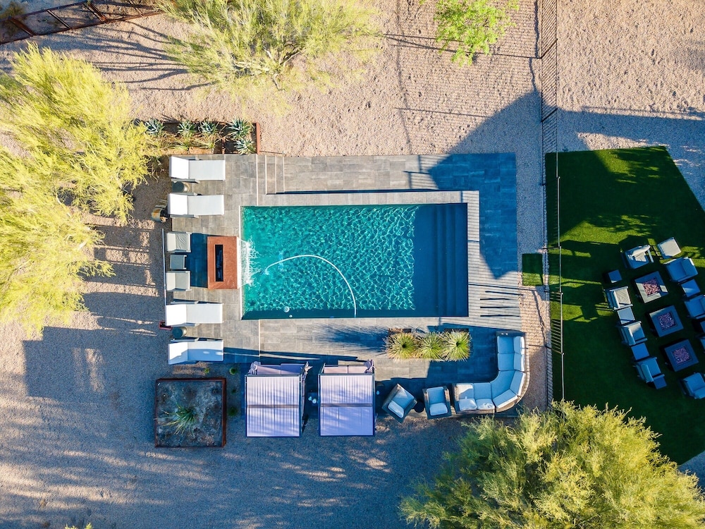 Lone Mountain Casita 1 Bedroom Home by RedAwning
