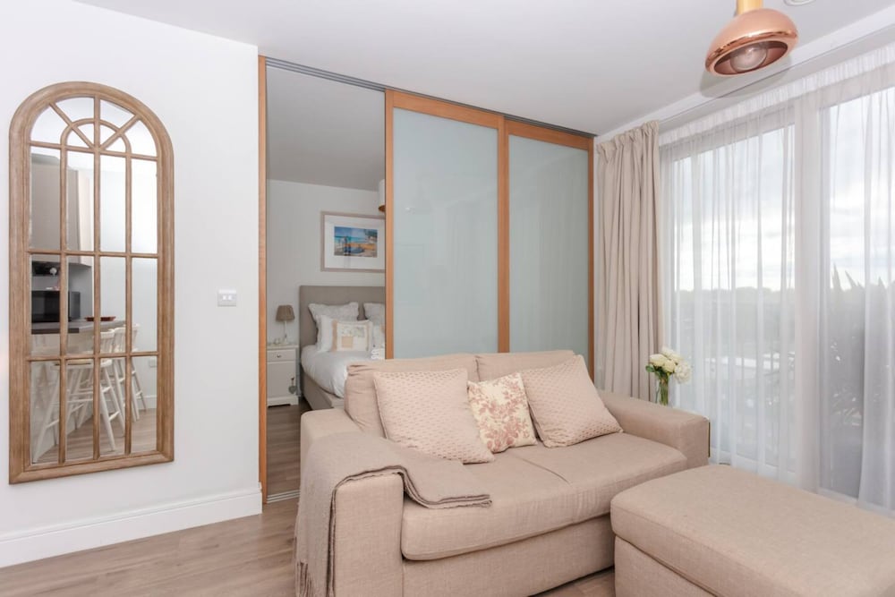 Stylish Studio Apartment in Affluent Chelsea