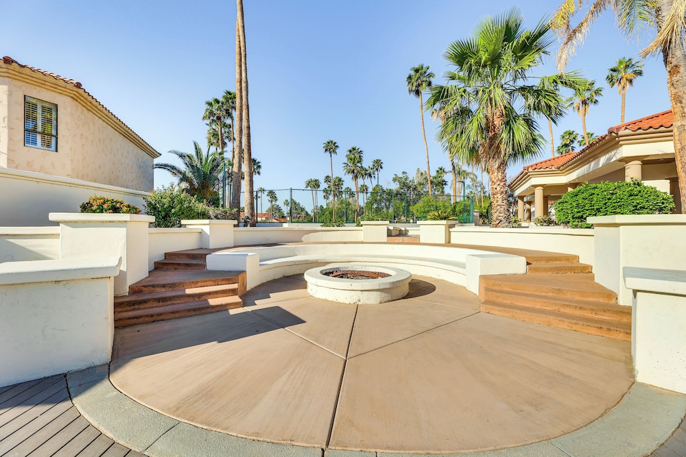 Val Vista Lakes Group Getaway: Lake & Pool Access!