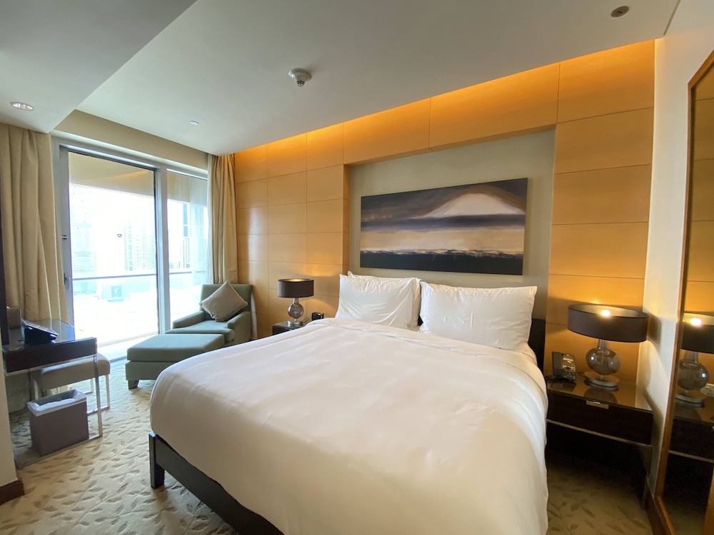 Lux BnB Address Dubai Mall Skyline Views