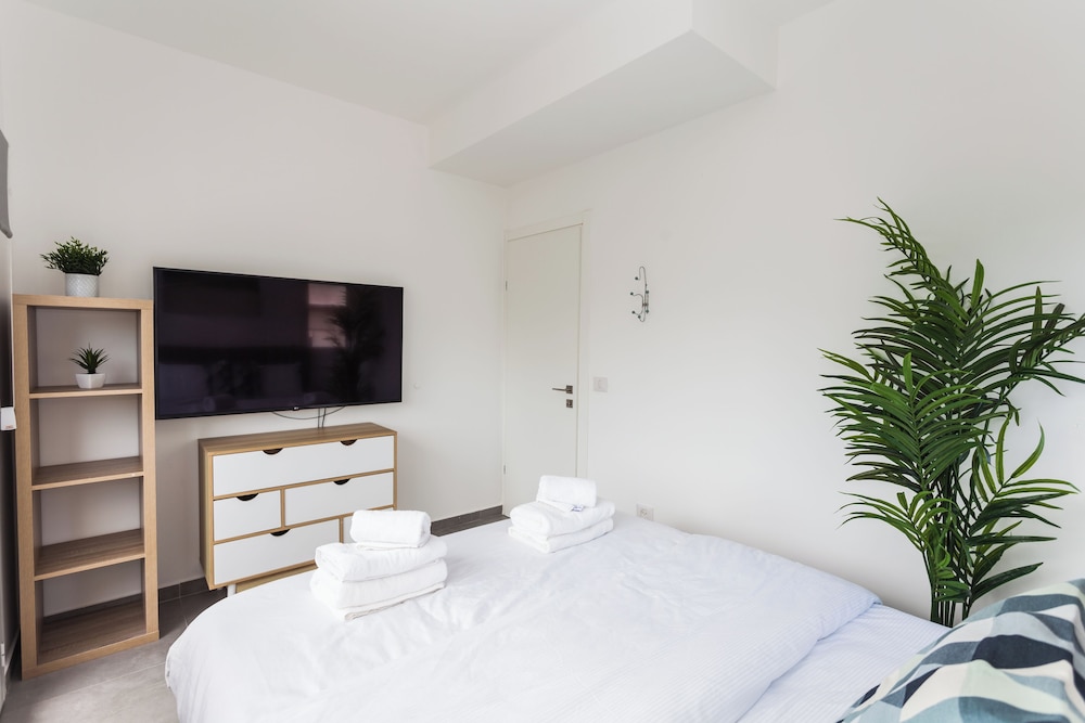 Rothschild Blvd 73 view 5