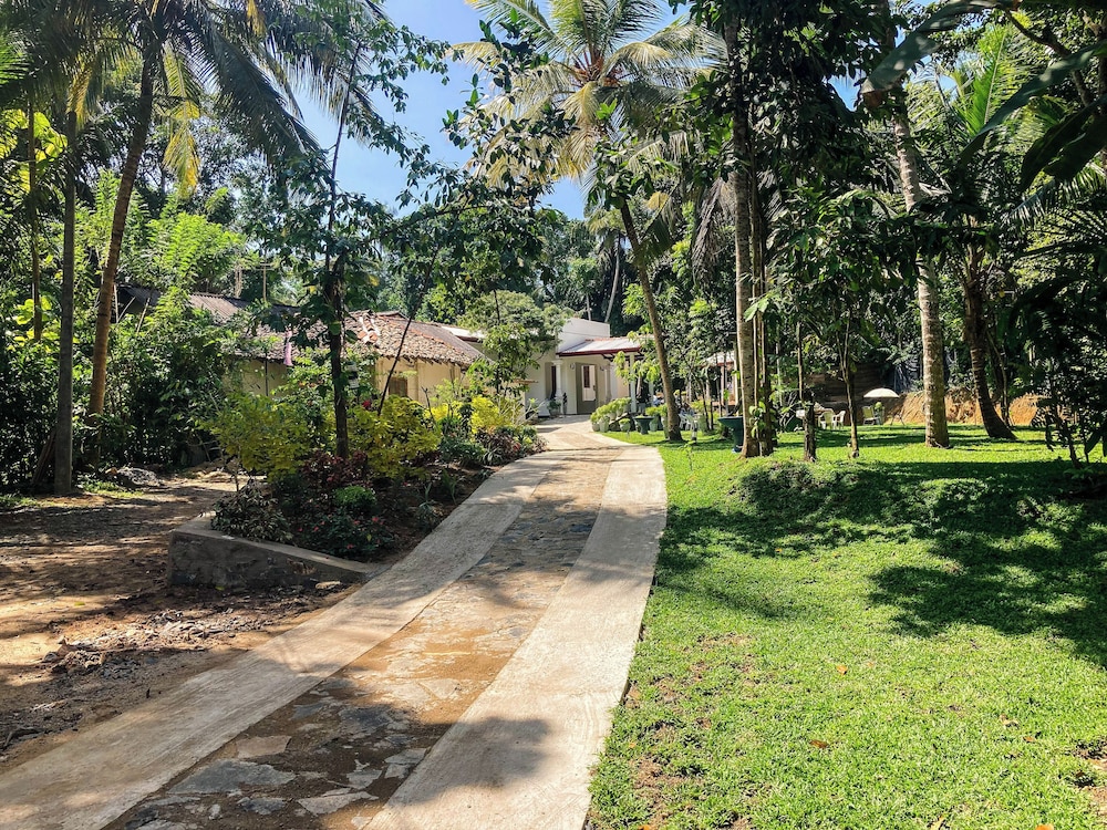Queen's Villa