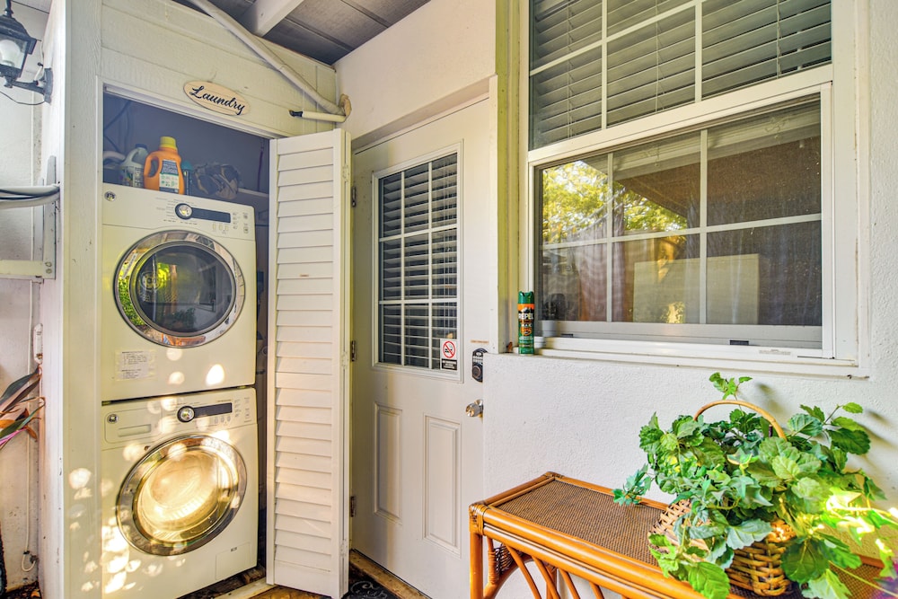 1 Mi to Downtown: Clearwater Apt w/ Private Patio!