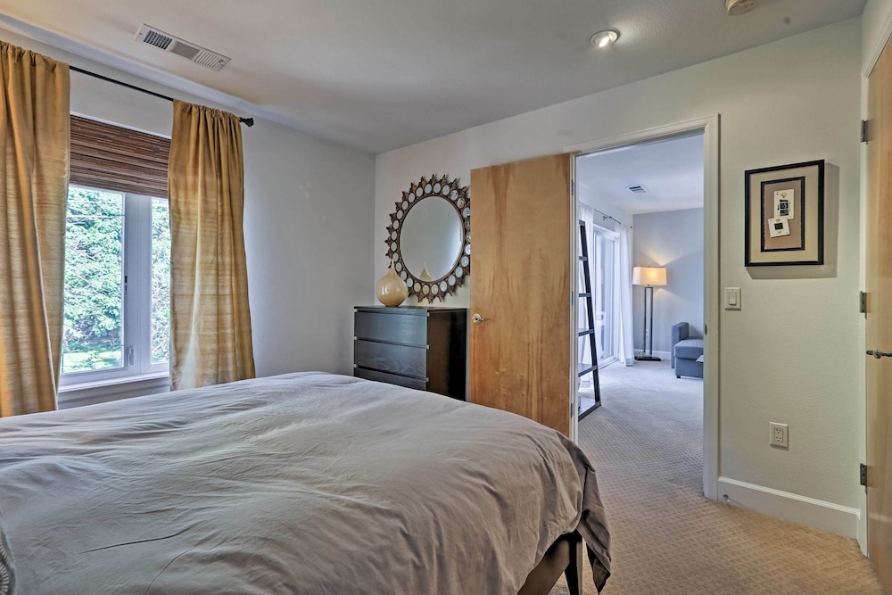 Lohi Apartment w/ Patio: 1 Mi to Downtown Denver! view 4
