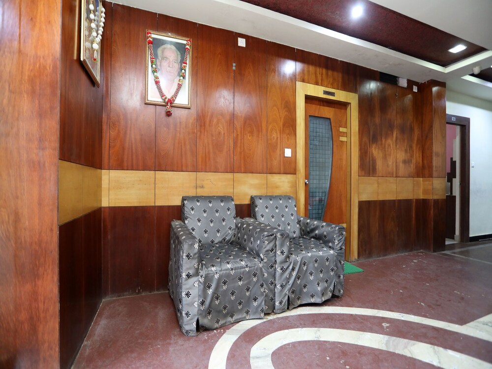 OYO 16173 Hotel Dk