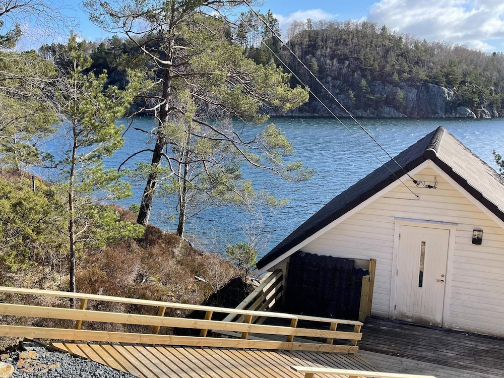 6-person Holiday Home Rubbestadneset