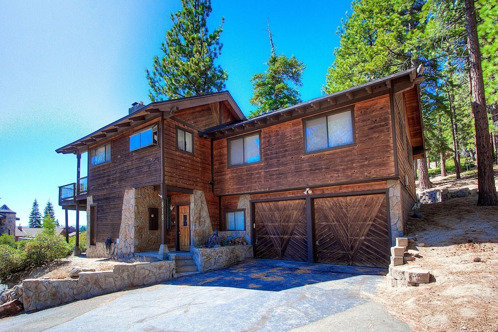 Lake Tahoe Vacations - Inclining View 3 Bedroom Home by RedAwning - Property Image 13