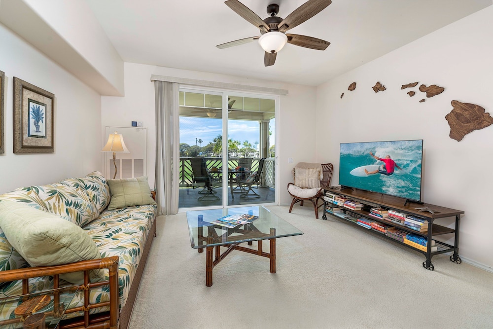 Paradise Getaway- Golf Course and Lake Views -vrkcv
