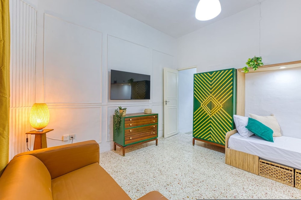 Lilly the Traditional Maltese Townhouse in Sliema