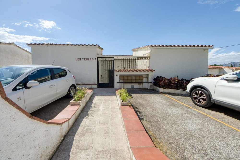 Apartment in Rosas Near Cap de Creus