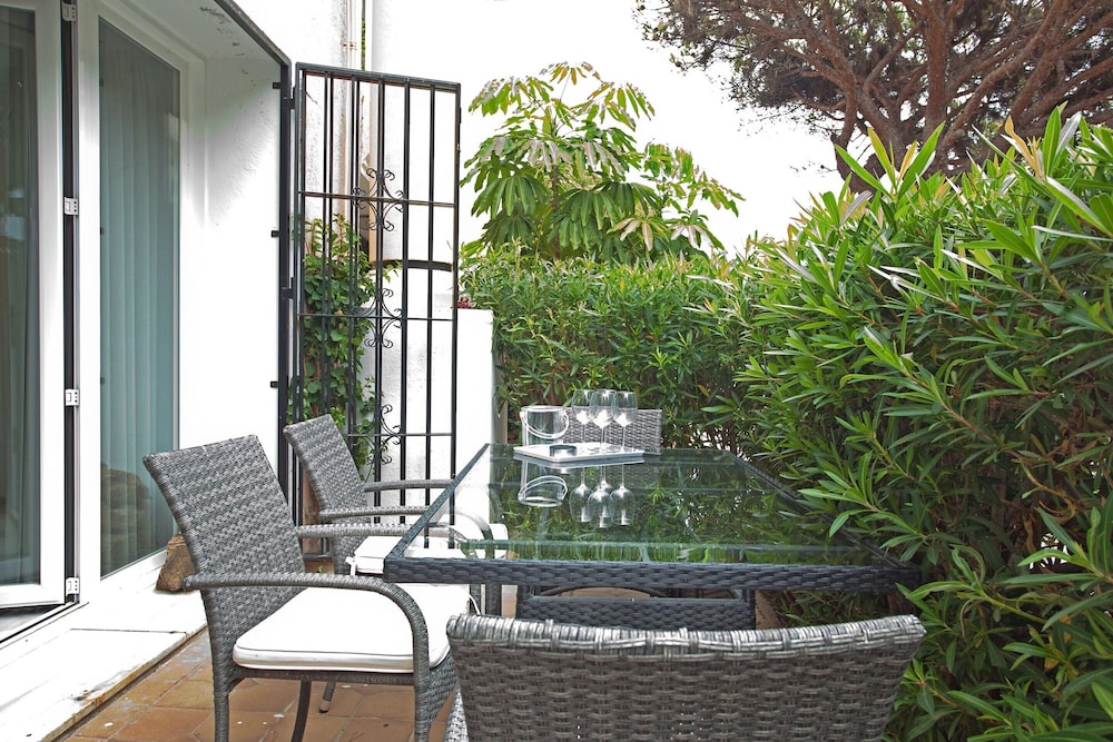 White Pearl Beach Elviria H1