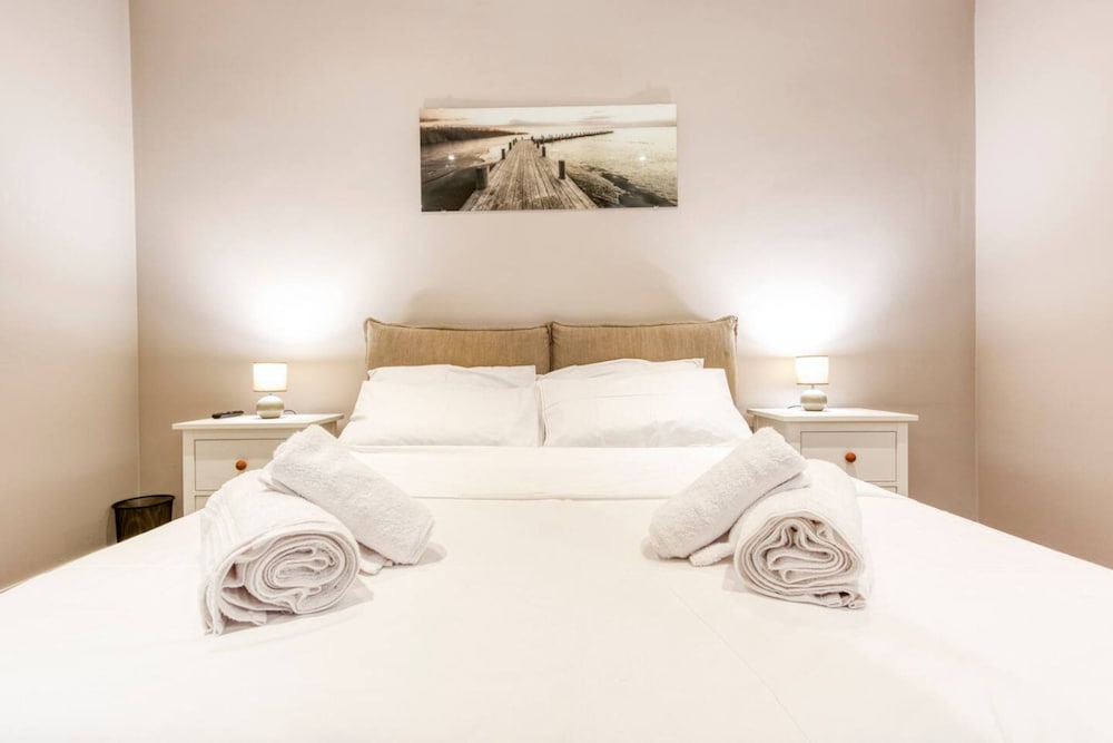 Central Msida Apartment Workspace Wi-fi A C