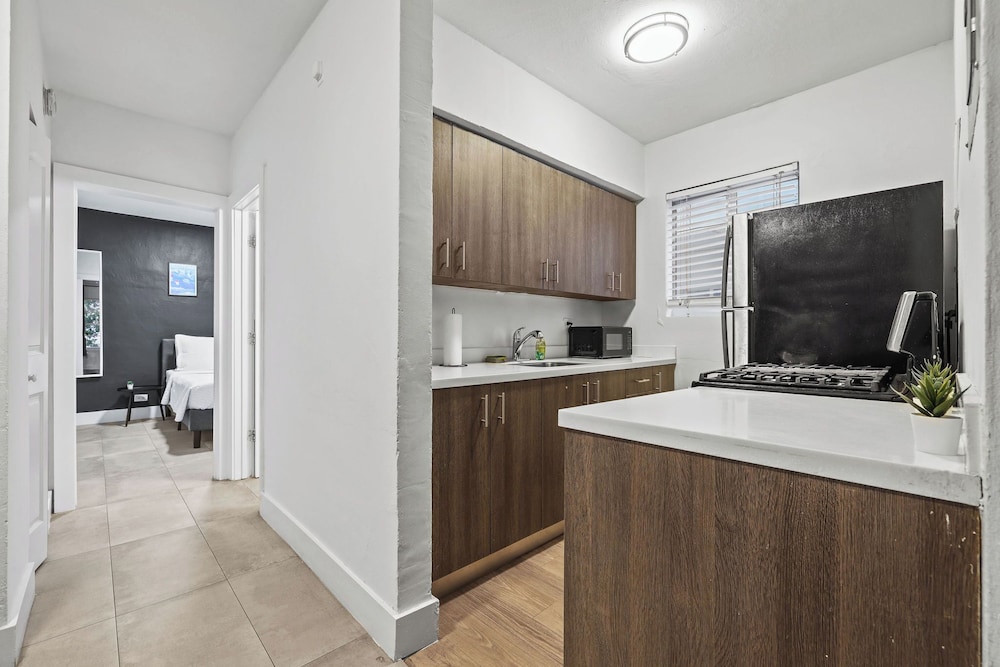 Harding Avenue Apartments by Andes STR