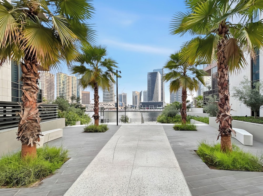 Elegant 3BR Canal & Burj Khalifa Views