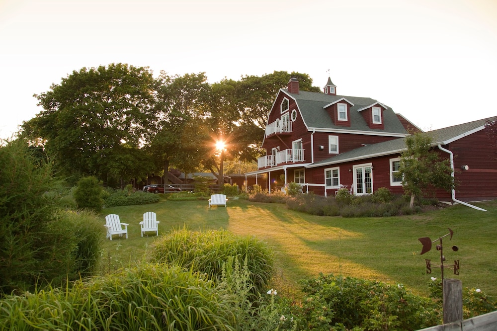 Chanticleer Guest House