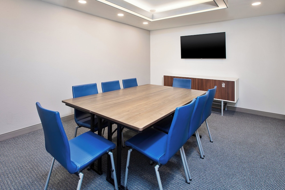 Holiday Inn Express Tuscola, an IHG Hotel - Property Image 5