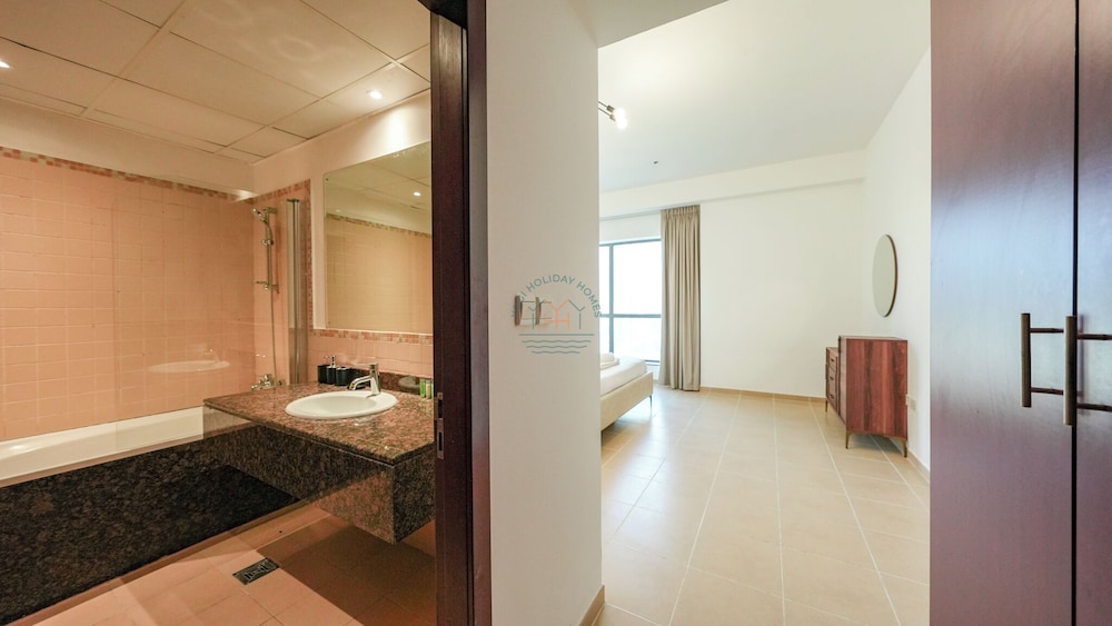 Premium 1 BR Stunning Marina & Sea Views