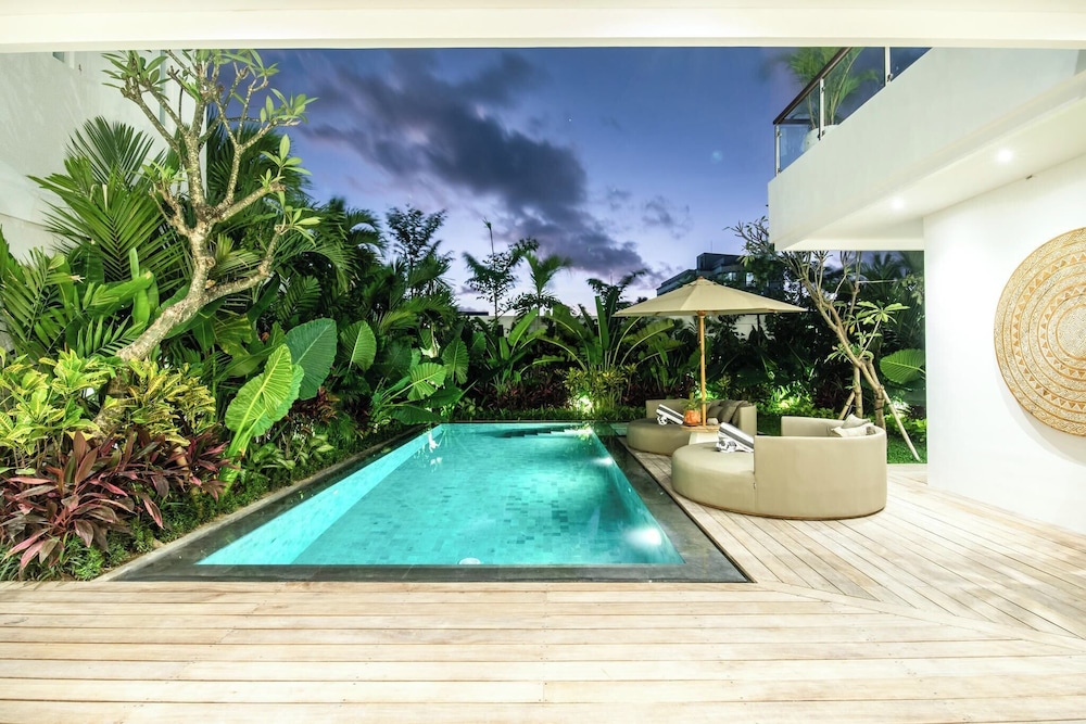 Brand New 4br Villa 400 to Finns Canggu