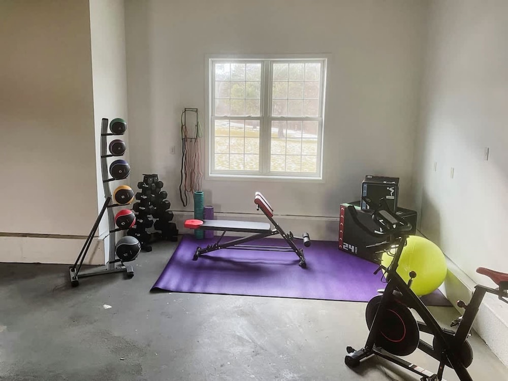 Huge HV Retreat Pool spa Home Theater gym