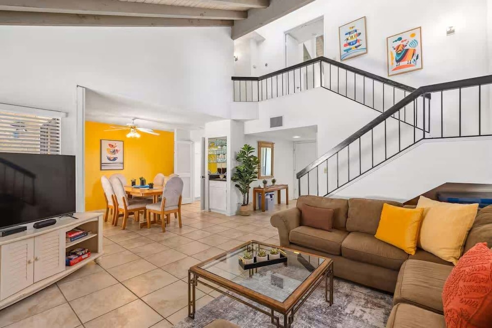 @ Marbella Lane - Gem w/ Outdoor Fun Pool & Trails