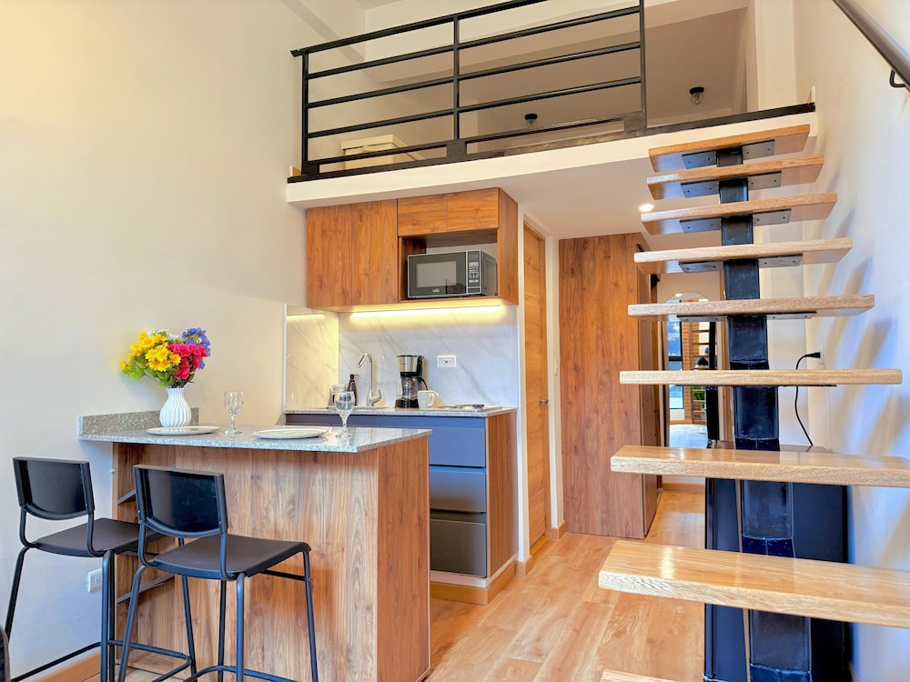 Atelier Cedritos by Weeki.