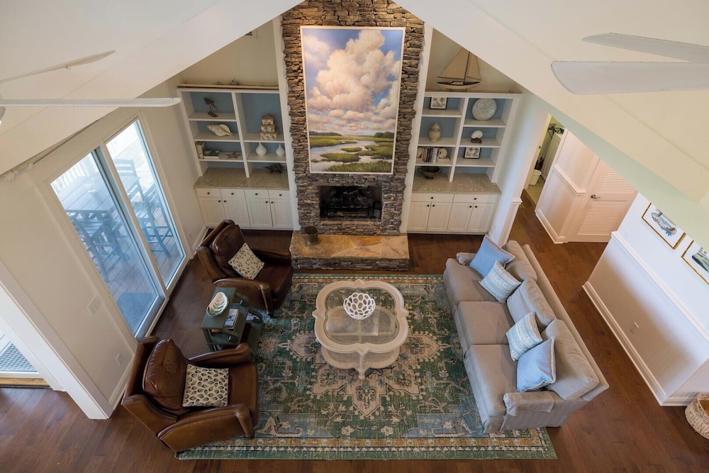 111 Cardinal Crest
