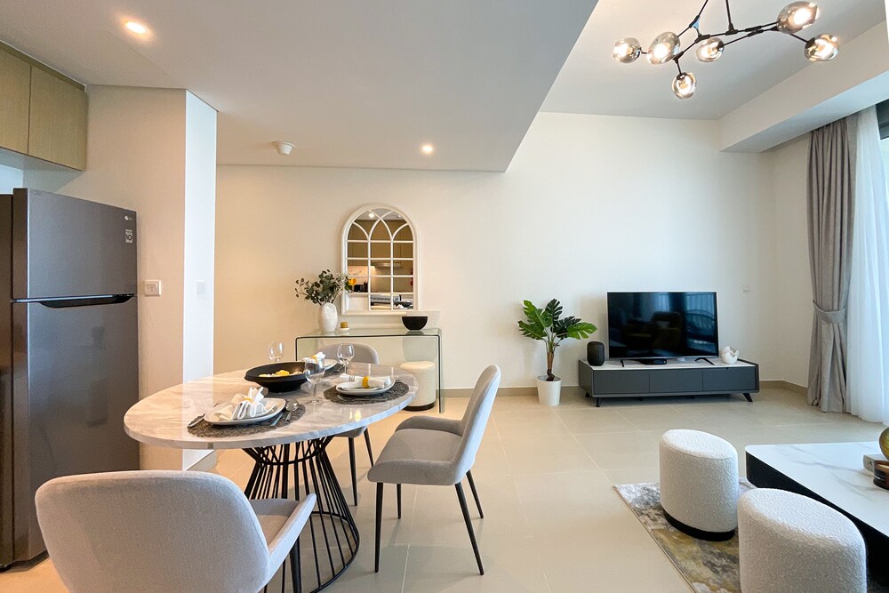 HiGuests - EMAAR 52-42