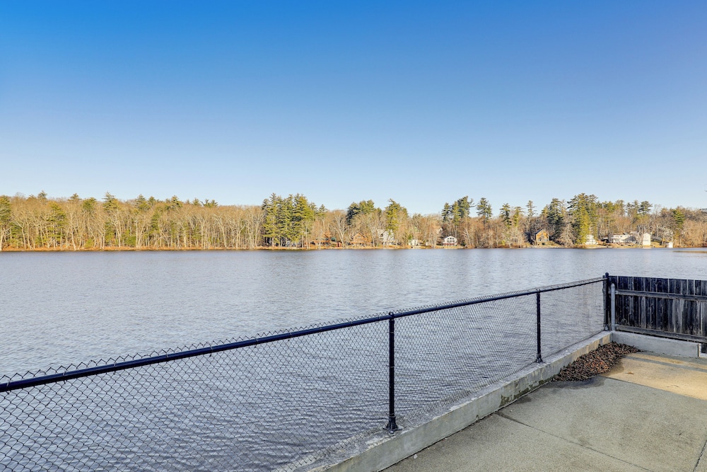 Lakefront Salem Retreat - Fish, Swim, Kayak & More