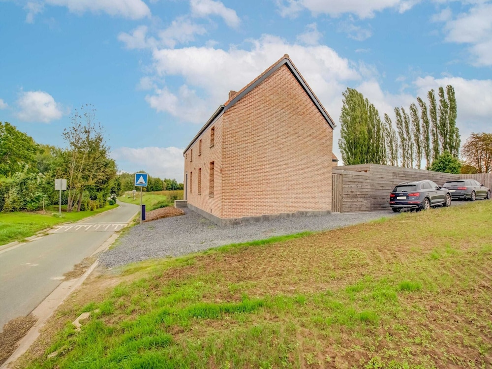 Lush Holiday Home in Vlaanderen With Private Pool