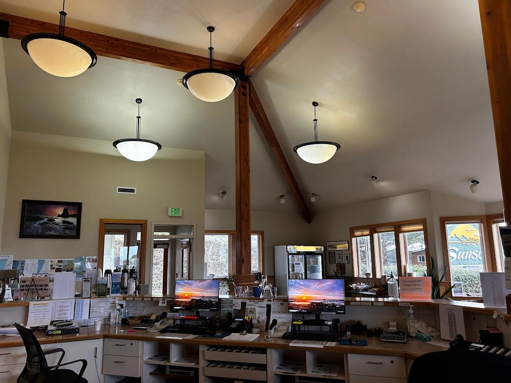 Sunset Oceanfront Lodging