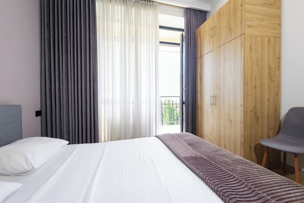 Apartments by Luxe Group DE114