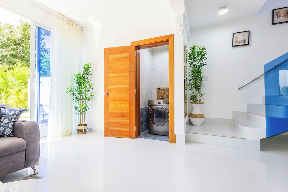 Drake Villa 5