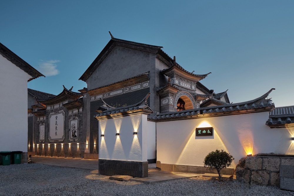 Shaxi Ancient Town Chang Le Li Chinese Courtyard Hotel