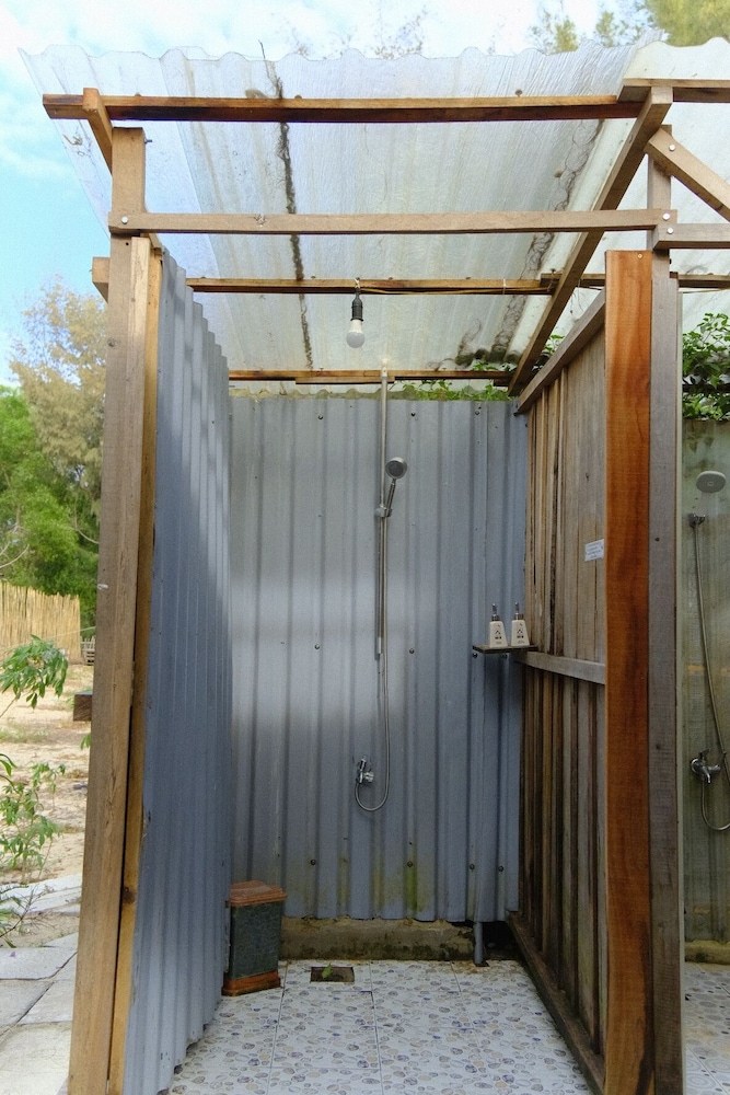 Hang Sói Glamping