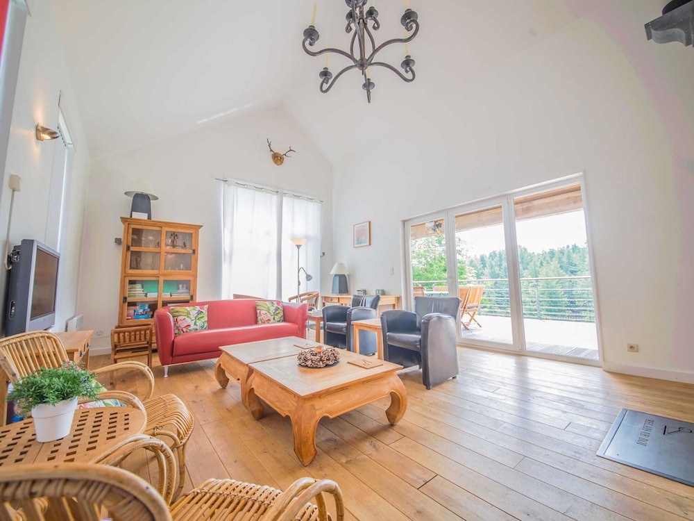 Holiday Home With a Terrace in Warisy