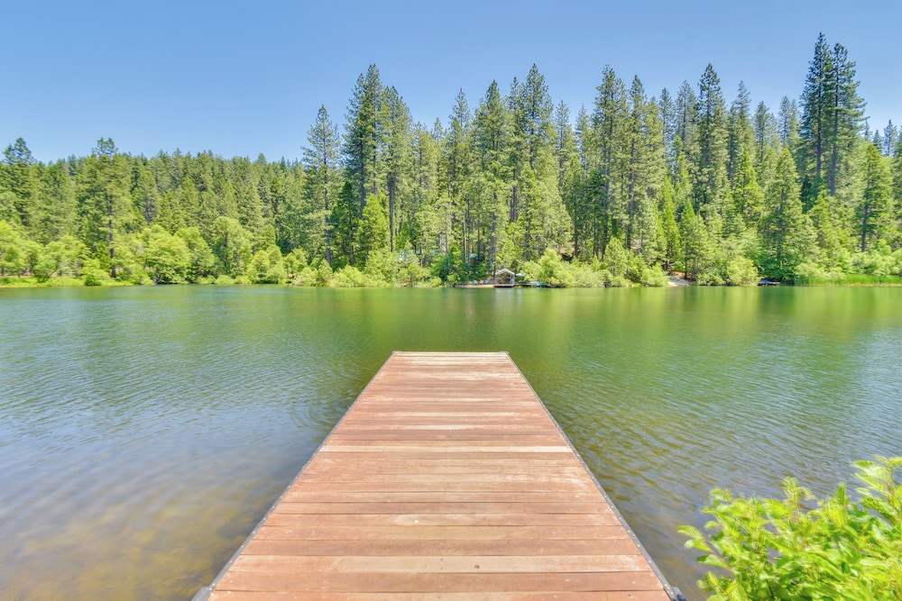 Sleek Blue Lake Springs Retreat w/ Deck & Yard!
