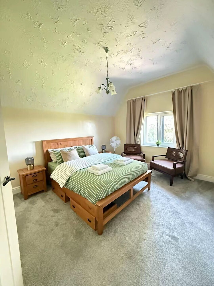 Grange Cottage Retreat in Bolton