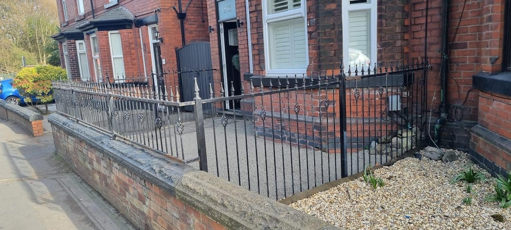 8 Guests - Free Parking - Full Equipped House