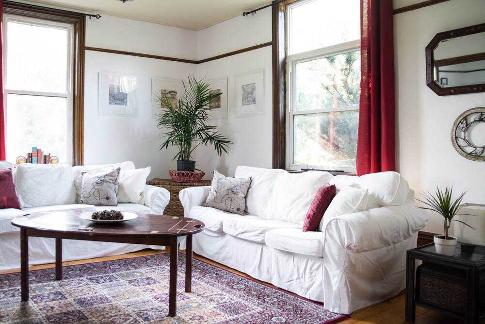 Laura's Bed & Breakfast