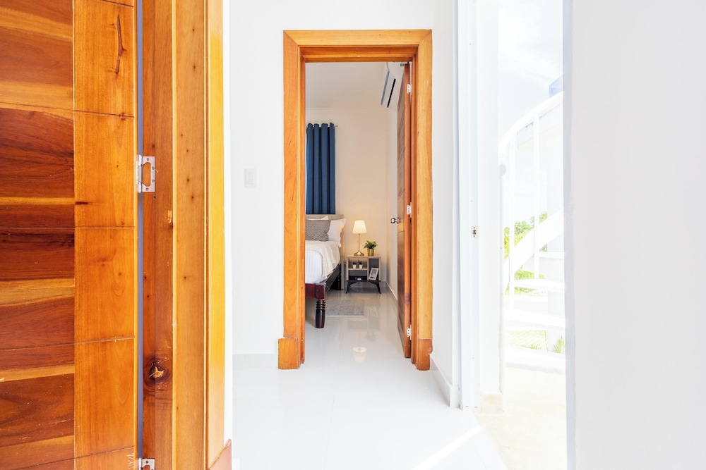 3BR Villa With Pool Rooftop and BBQ Gated Area