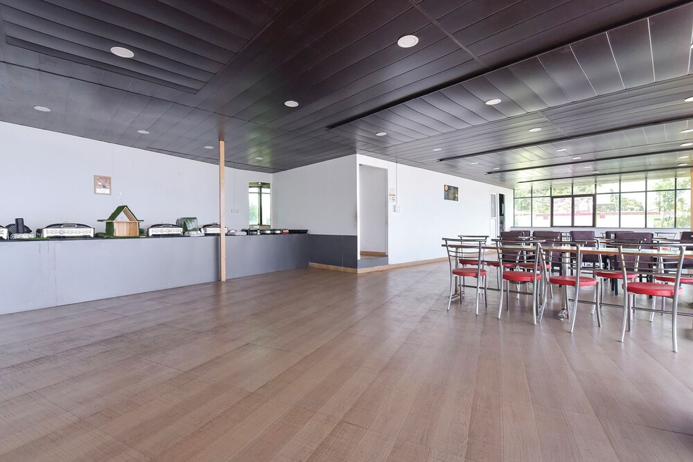 Fabhotel Burans Residency