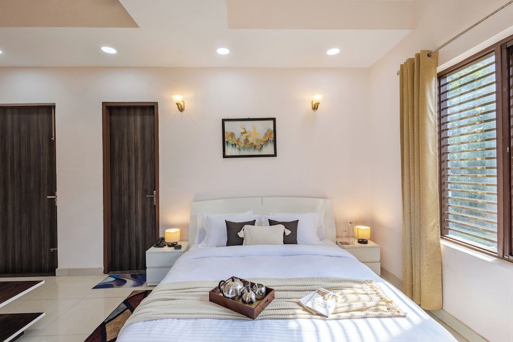 Alaya Stays 5 BHK Pet friendly with pvt pool - Ashirwad Farms