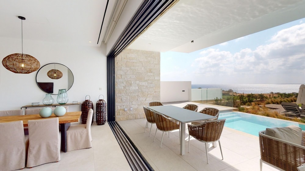 Periyiali Seafront Villa Nefeli