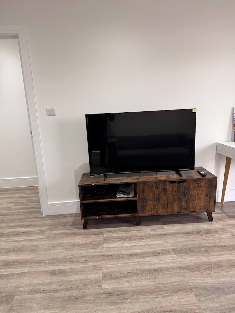 London 1 bed Luxe Flat Ilford Beautiful