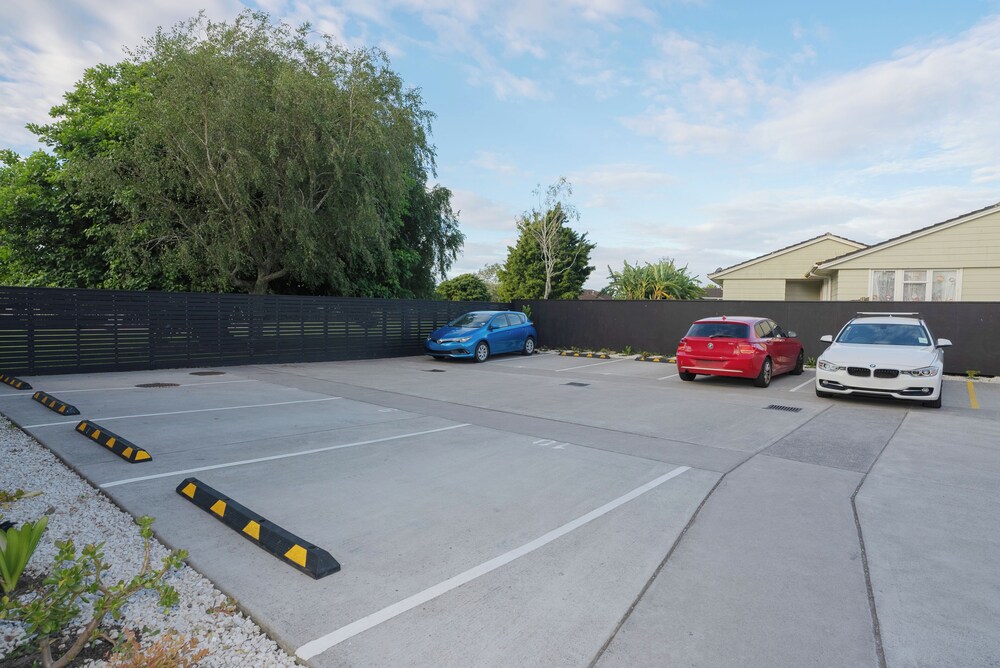 Yates Park Motel