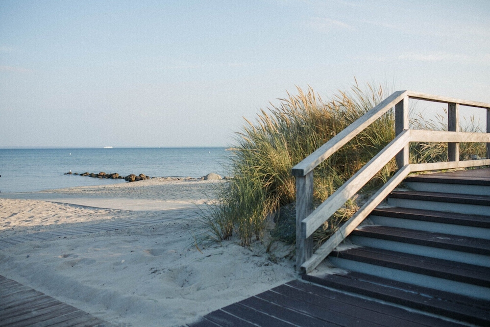 Cozy Cottage in Family Holiday Resort, Jezierzany