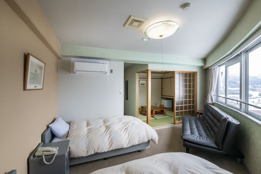 HOTEL ALPHASTAR iwappara